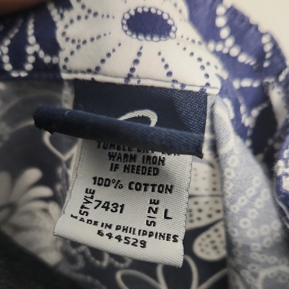 Barco Uniforms Floral Print Scrub Top – Size L - Picture 7 of 8